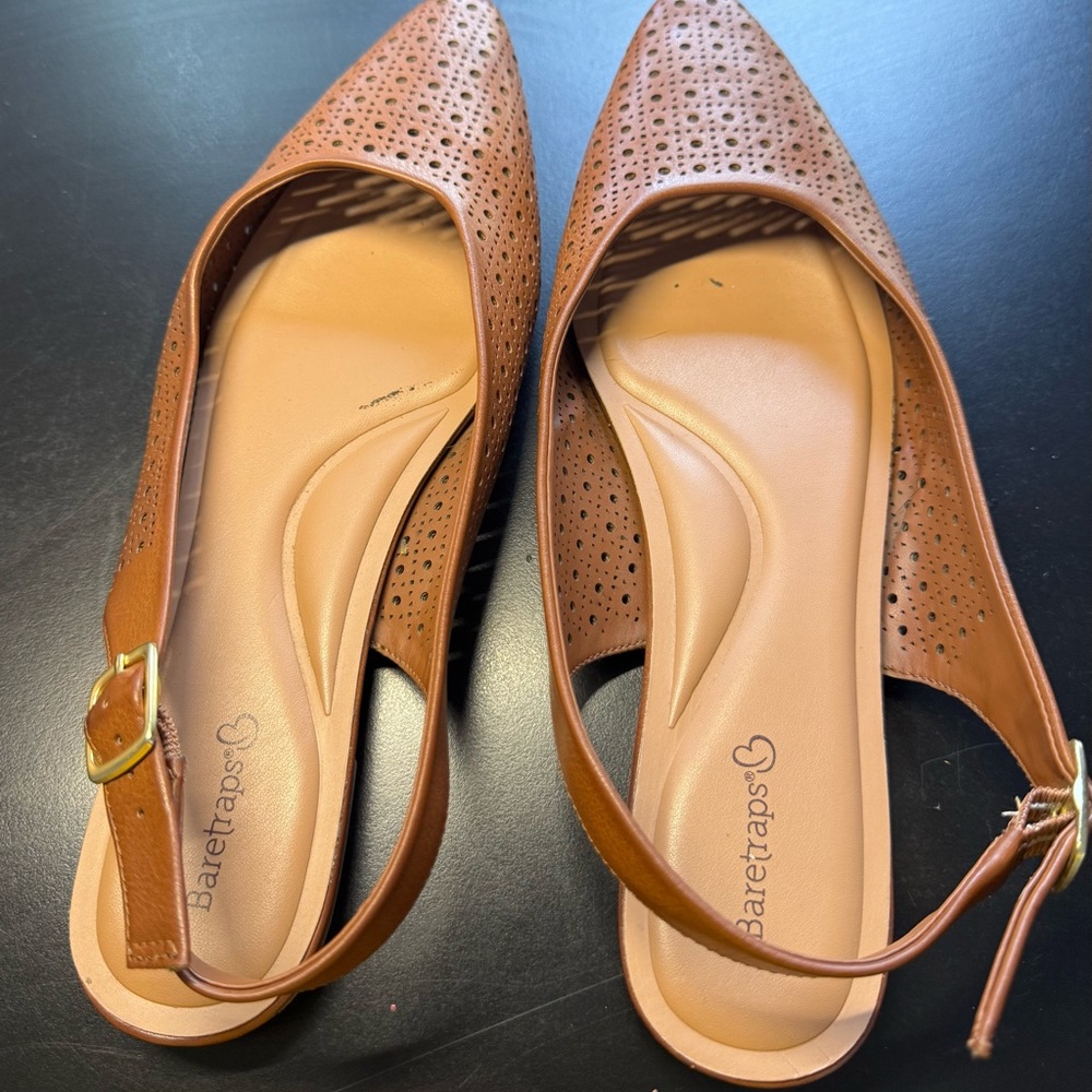Baretraps Women's Brown Slingback Flats